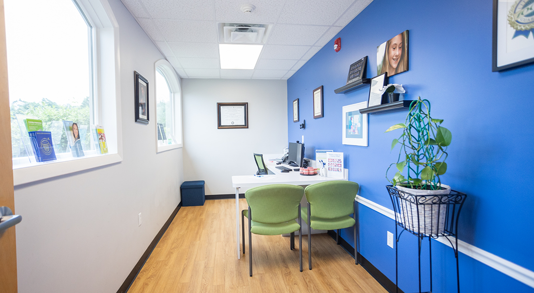 Consultation area at the end of a hallway